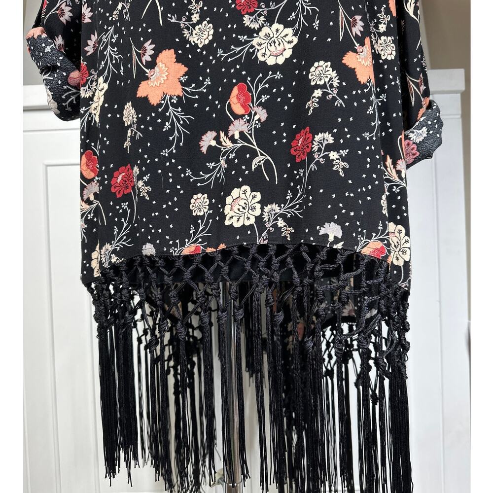 Torrid Floral Crepe Open Kimono Piano Fringe Roll Tab Sleeves Top Black Sz L - Picture 9 of 14